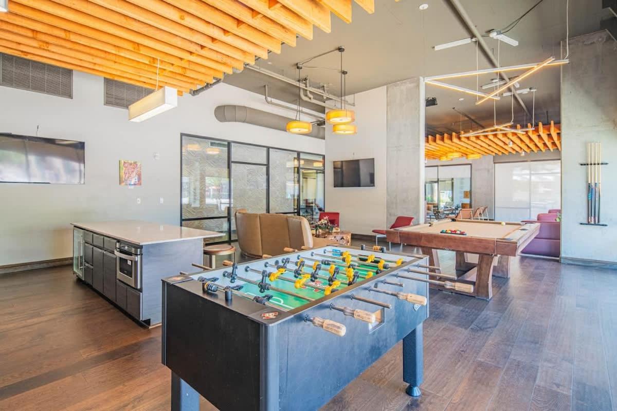 Apartment Homey 1bd - Dt Phx - Parking, Gym, Pool - Sleeps 6 *