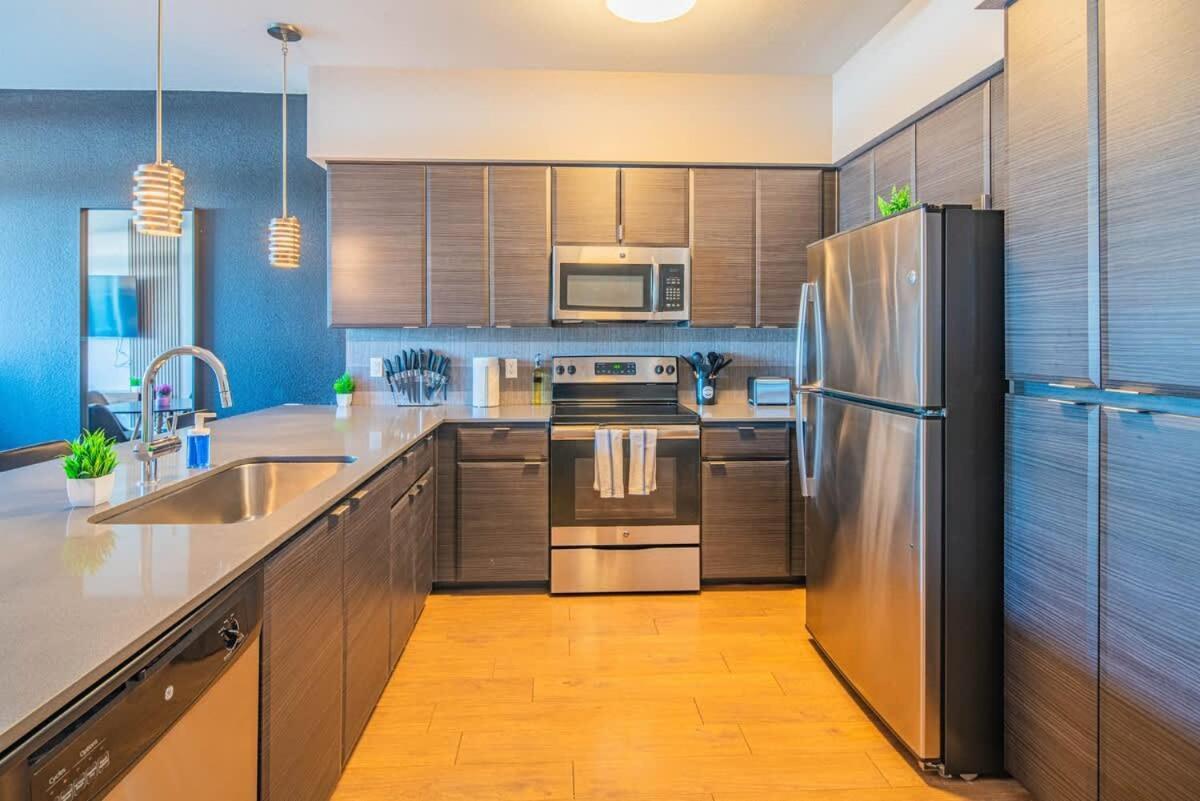 Homey 1bd - Dt Phx - Parking, Gym, Pool - Sleeps 6 Apartment Phoenix