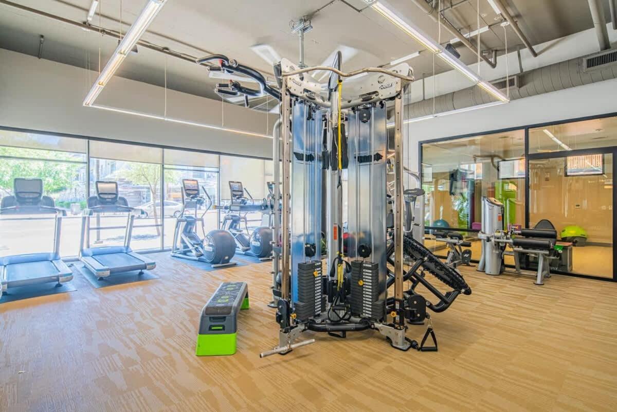 Homey 1bd - Dt Phx - Parking, Gym, Pool - Sleeps 6 * Phoenix