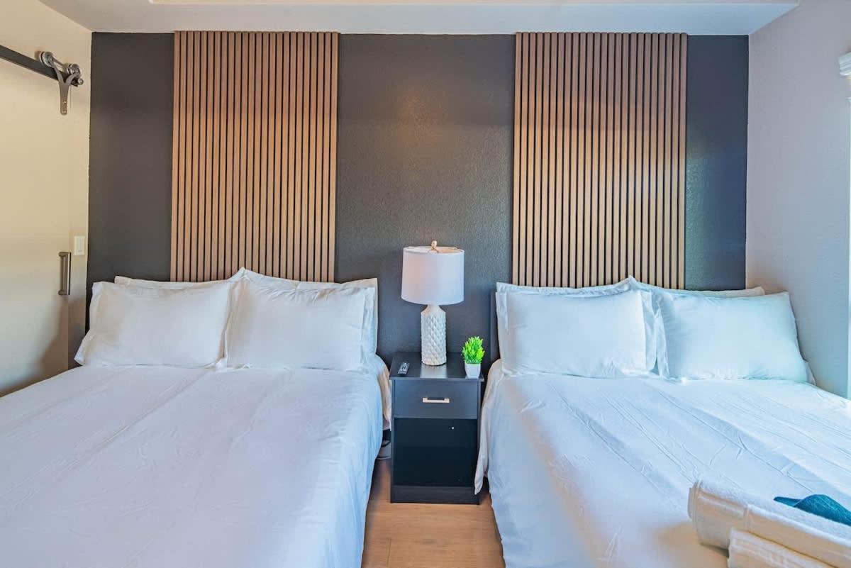 Apartment Homey 1bd - Dt Phx - Parking, Gym, Pool - Sleeps 6 *